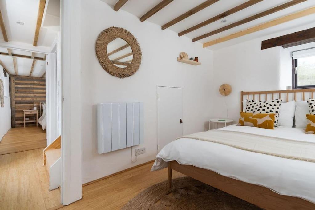 Porthcurno Barns, The Cart Lodge - Cosy Cottage, Walk To Porthcurno Beach, Pedn Vouder & Minack Theatre Пензанс Экстерьер фото