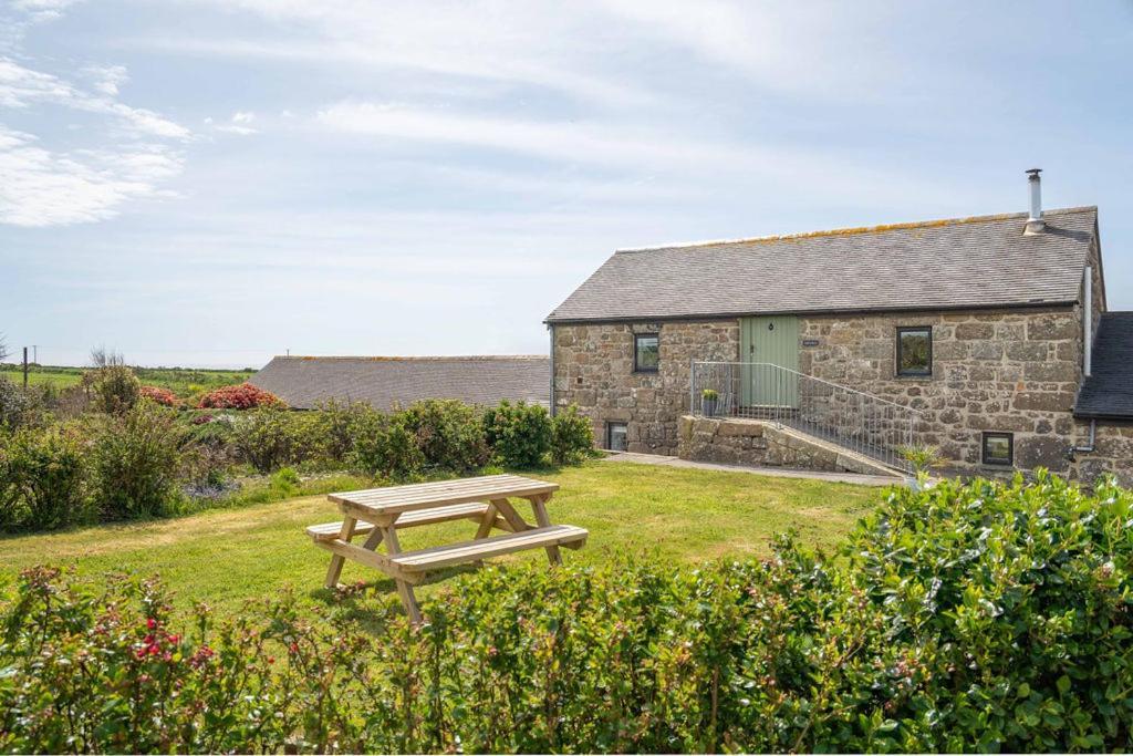Porthcurno Barns, The Cart Lodge - Cosy Cottage, Walk To Porthcurno Beach, Pedn Vouder & Minack Theatre Пензанс Экстерьер фото